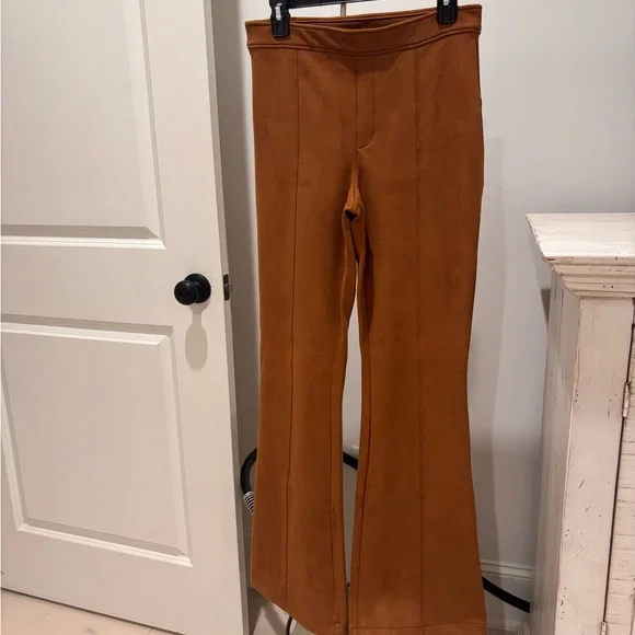 SPANX Faux Suede Flare Pants Size Large - Picture 4 of 6